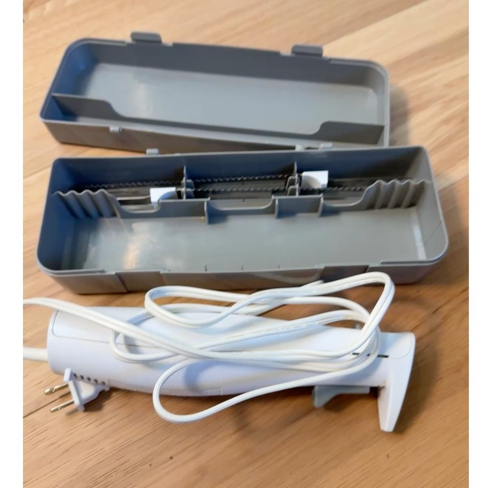 Hamilton Beach Electric Knife 74251 White With Carving Fork and Case EK11 120W